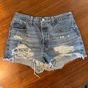 501 Levi weathered shorts